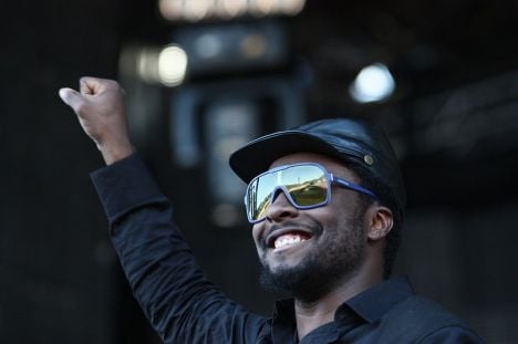 Black Eyed Peas star wows Paris crowd in surprise show