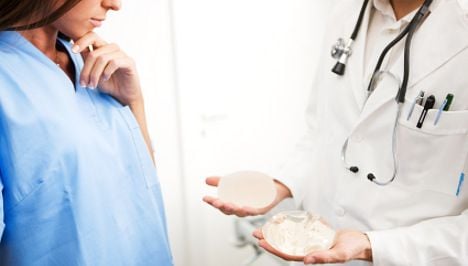 Order to remove breast implants: report