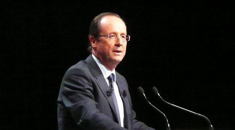 Hollande under pressure to maintain austerity