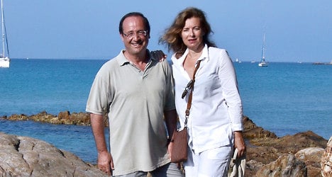 Closer pays Hollande's ex €12,000 over bikini snaps