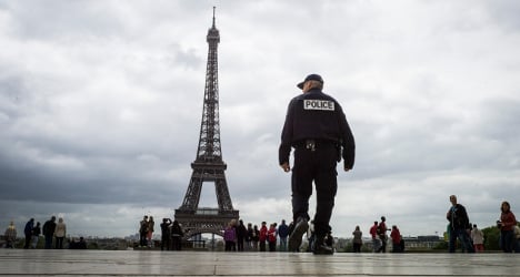 Twelve things tourists do that annoy Parisians