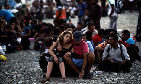 EU countries call for migrant crisis meeting