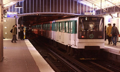 Paris Metro passenger dies after ‘coat gets stuck in doors’