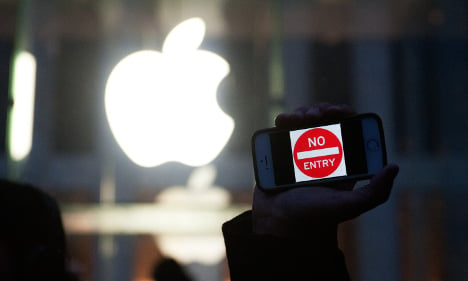 France could fine Apple €1m unless it hacks smartphones