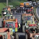Chaos expected as French farmers blockade towns