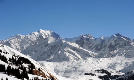 Teen migrant rescued trying to trek across French Alps