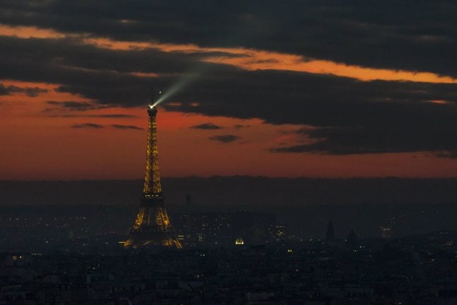 Eiffel Tower strike extends into holiday season