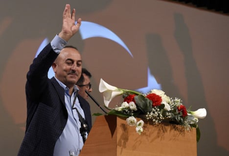 Turkish FM slams ‘fascist’ Netherlands from ‘serene’ France