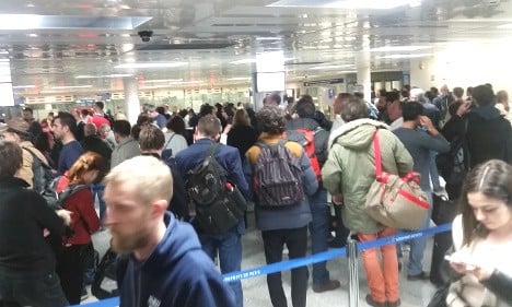 Airlines sound alarm over ‘chaotic’ border queues at Paris airports