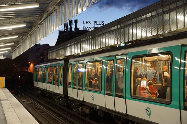 Sliding doors: Beware the tiny thieves on the Paris Metro