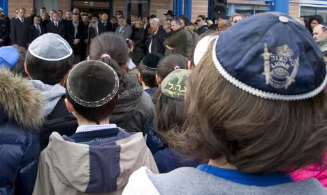 Rising anti-Semitism forces Jews out of Paris suburbs