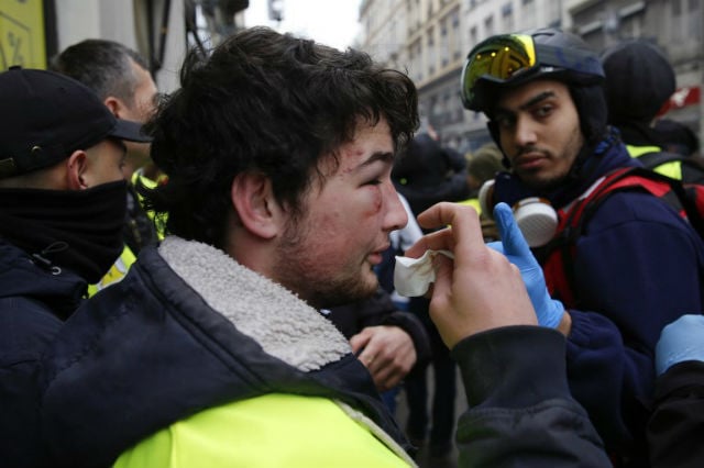 VIDEO: Pitched battle between opposing ‘yellow vests’ in Lyon