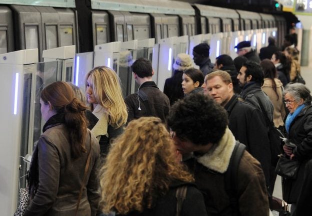 Man stabbed on Paris Metro after 'reprimanding passenger for blocking the door'