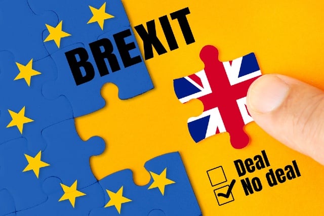 Brexit: What are the main differences between a deal and a no deal for Brits in the EU?