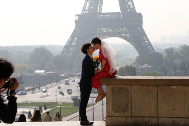 From ONS to JTM: How to tackle online dating in France