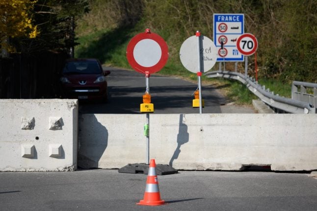 Five border crossings between Geneva and France re-open