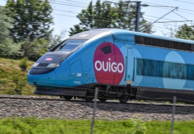 Start of week of rolling transport strikes in France