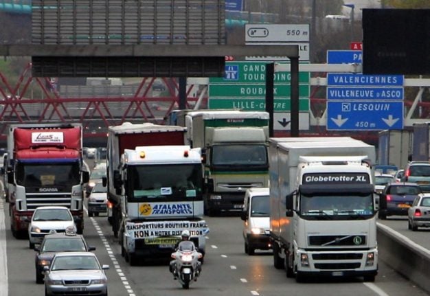 France has laid out a plan to recruit more lorry drivers.