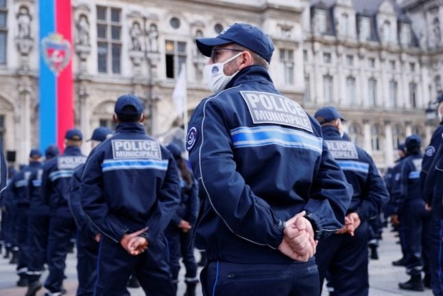 Paris creates new police force to tackle litter, noise and parking