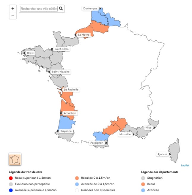 Map showing the départements (in orange) where the average coastline has retreated.