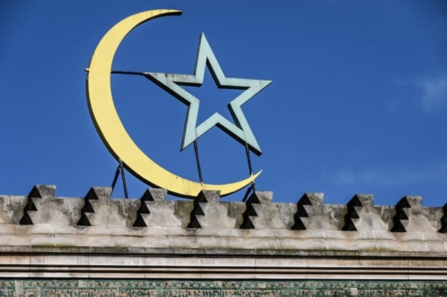 A mosque in the French town of Beauvais has been closed down after the imam was accused of hate speech. 