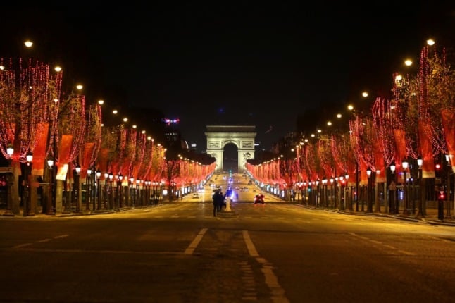 During the 2020 New Year's Eve, the Champs de Mars were empty due to a curfew designed to stem the spread of Covid in France. 