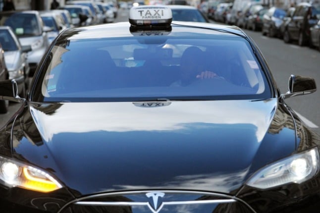 Tesla taxis are better for the environment than petrol or diesel powered vehicles. But a fatal accident in France has drawn the car manufacturer into hot water. 