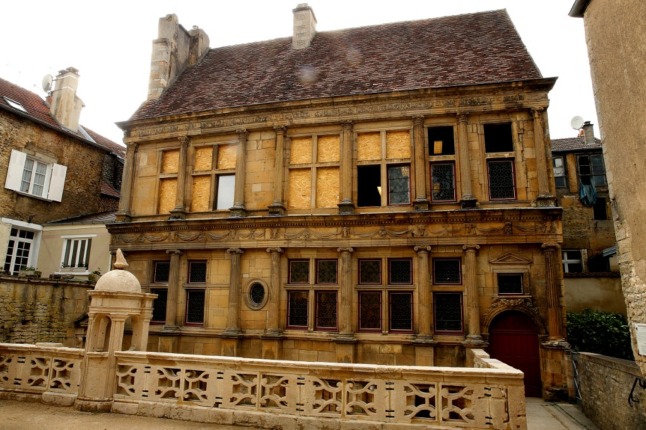 A Renaissance-era home in the French town of Langres undergoes renovation. 
